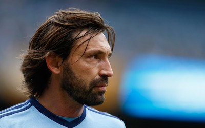 熊猫体育快讯-丹麦队后卫失误送礼丢球